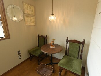 かすがい鍼灸院リハート(Re.heart)/【中待合室】