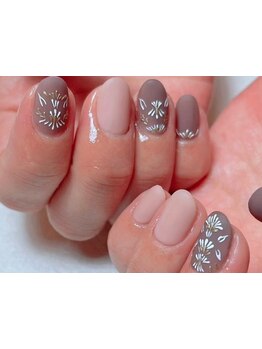 手描きアートが得意なサロン