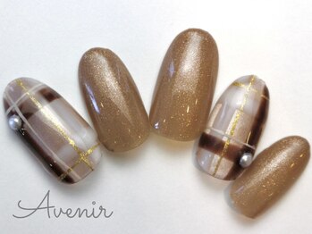 アヴィニール 表参道(Avenir)の写真/〈初回オフ無料〉技術力◎ベテランスタッフがお客様の理想通りの指先に。トレンドのデザインも上品仕上げ。