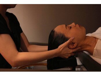 睡眠改善ヘッドスパ　NeRu spa 新宿店の写真/睡眠改善に特化したオリジナル手技で、頭皮をほぐし整えて深い休息へ導く！
