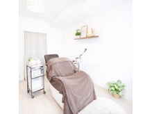 玉造チュラン(Chu-lan)の雰囲気（ミリ単位の施術を大切にしてます♪施術中はお話しを控えてます）