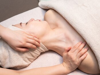 ボウ 名古屋店(VOEUX)の写真/【切らずにリフトUPしたい方へ◎】リフトフェイシャル 60分/14,300円 → 11,000円