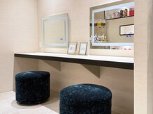 ラドンナ(LA DONNA)の雰囲気(広々としたカウンセリングルーム)