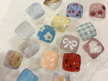 ミンクスタイル 恵比寿店(Mink Style)の写真/足元から輝く季節へ♪ワンカラー、定額デザイン＆持ち込みもOK！角質ケア追加4000円で完璧フットネイル◎