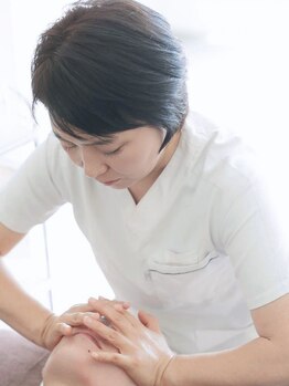 ハナノ整体院の写真/【口コミ高評価】全身の骨格の歪みを整えてから全身の筋膜リリース施術をするので、持続性抜群!!