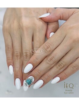 ワンカラー＋αが旬スタイル！