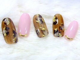 ヒョウ柄×金箔ネイル