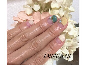 エミルネイル(EMIRU NAIL)/