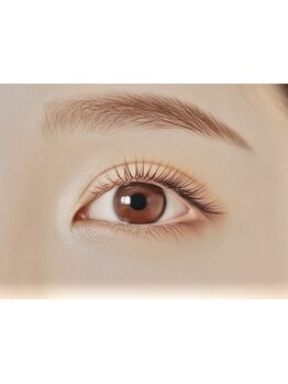 ナチュラル上品な目元にしたい