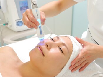 トータルビューティー シーズン(TOTAL BEAUTY Season.)の写真/【毛穴汚れも黒ずみも徹底洗浄】すっぴんに自信が持てる、つるんとした透明感のある素肌に導きます◎