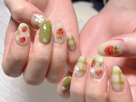 春夏　苺ネイル　フルーツネイル