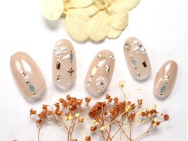 ビジューネイル