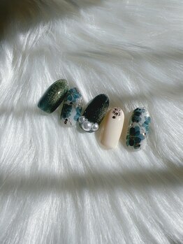 ミテソロ(mi tesoro)/2024年12月定額ネイル 7700