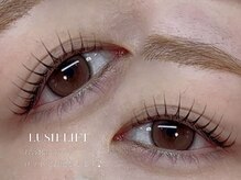 アイラッシュリリー(eyelash lily)