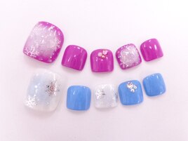 チークネイル+雪の結晶シール
