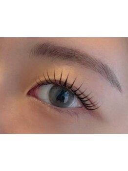 ナチュラル上品な目元にしたい