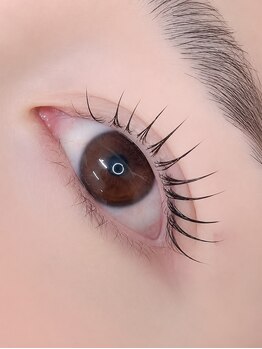 ダイスアイラッシュ(Dice eyelash)の写真/[岡本/束感まつげパーマ/HBL] 1ヶ月後も可愛いが続く/こだわり高技術でヨレない・崩れない美まつげ◎