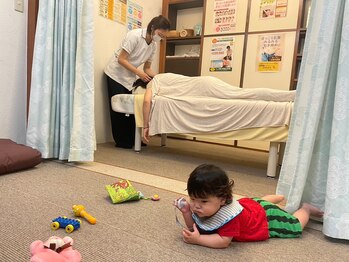 子育てママの整体サロン/見守りの様子