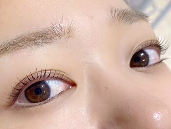 クオレ 上新庄店(Cuore)の写真/根元をしっかり立ち上げる事で瞳に光が入り、透明感のある可愛さが手に入ると話題のラッシュリフト！