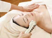 エステルミラー(ESTHER MIRA)/