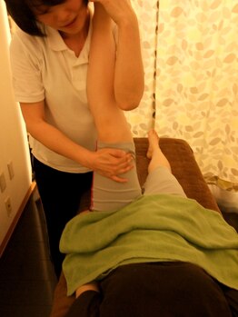 コリとるニーキュウハチ 大宮店(298)/しっかり伸ばして・・・