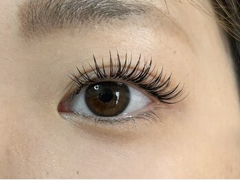 ヘアメイクピース(Hair make Piece)の写真/高持続力×超軽量のメガフラットラッシュでボリューミーな目元へ！まつげが細い、少ないのお悩みにも対応◎