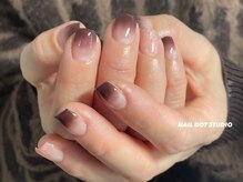 ネイルドットスタジオ 堺筋本町(NAIL DOT STUDIO)/グラデーション