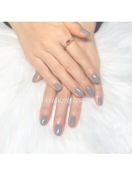 アムルーズ(Amoureuse)/グレーネイル♪