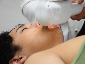 サイ(sai)の写真/【メンズ脱毛専用のお部屋有◎】毎朝のヒゲ剃りから解放されませんか？専任脱毛スタッフによる丁寧な施術♪