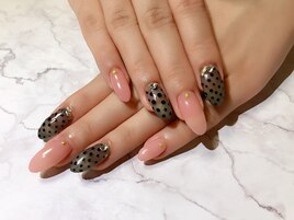 ブラックドットネイル