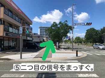 ニドム/５、千早駅から当院まで