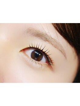 ナチュラル上品な目元にしたい