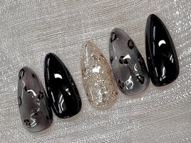 冬のヒョウ柄ネイル