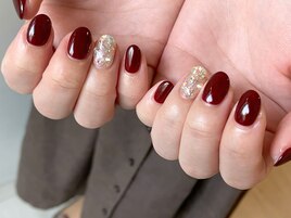 ボルドーカラー。