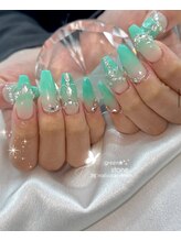 アイスリン(Aislinn)/緑グラデーション×ストーン♪