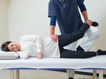 たなごころ鍼灸整骨院の写真/脚の歪みあきらめていませんか？美脚への第一歩は正しい姿勢から！施術後の立ち上がった瞬間に注目◎