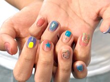 パダアット ヴァラネイル 天神南店(PADA at VALLANAIL)/夏っぽネイル/カラフル/個性的