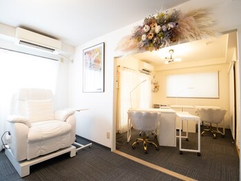 ネイルサロンアンドスクール リプレンダ(REPLENDA)の写真/【ママさん大歓迎◎】粉浜駅徒歩3分！ネイルスクール併設のお子様同伴OKサロン。忙しい方も通いやすい♪