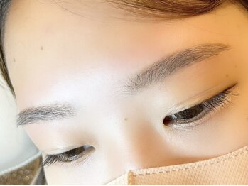 アイコニック ネイルアンドアイ 長久手店(ICONIQ nail&eye)/ふんわり平行眉