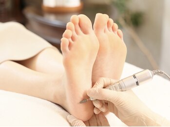 ラウン Nail salon Rounの写真/【本格フットケア12,000円】専門的な角質除去&角質化予防でガサガサかかと・固い角質を根本改善。