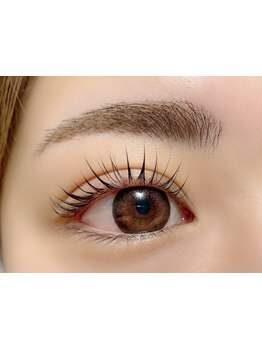 ナチュラル上品な目元にしたい