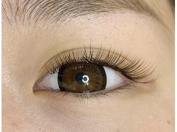 ヘアメイクピース(Hair make Piece)の写真/特許取得のメガフラットラッシュ・ダブルフラットラッシュは圧倒的持続力！超軽量で自まつげへの負担軽減◎