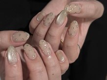 ブラソンネイル(Blossom nail)/きらめくヌーディーベージュ