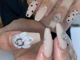 【Nana】ドットピアスフラワー