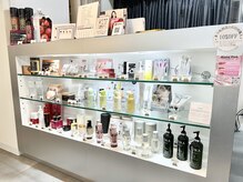 他のアイサロンには無い豊富な美容用品取り揃えております☆