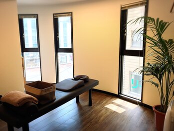 ナナイロ鍼灸整骨院 薬院(nanairo鍼灸整骨院)/ヘッドスパの方は完全個室へ