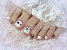 ネイルアンドまつげエクステ リッチエイト 原宿店(Rich8)/モノトーンフットネイル☆
