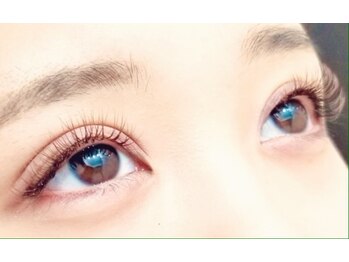 アイラッシュ ラビット(Eyelash Rabbit)の写真/ナチュラルにエクステを楽しみたい方に大人気ブラウンカラーエクステ！フラットラッシュのカラー変更もOK♪