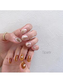 エスパルティール(Spartir)/ちぐはぐネイル