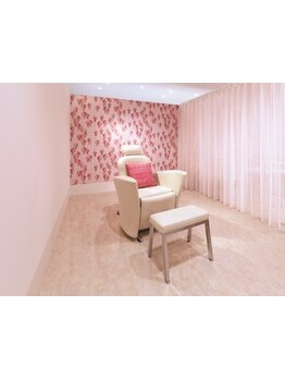 ゆったり空間で施術が受けられるサロン